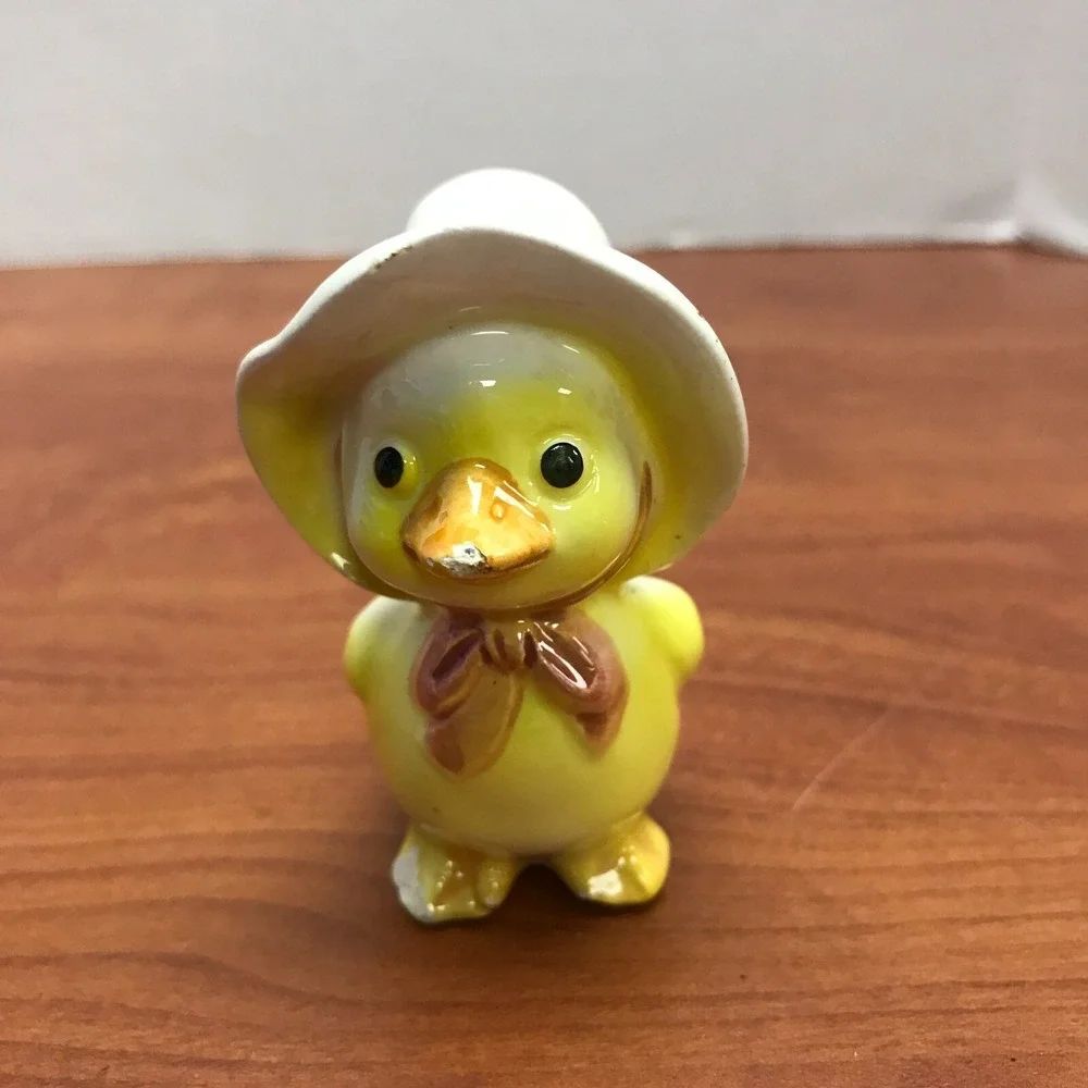 Vintage Yellow Duckling Chics ceramic‎ salt shaker